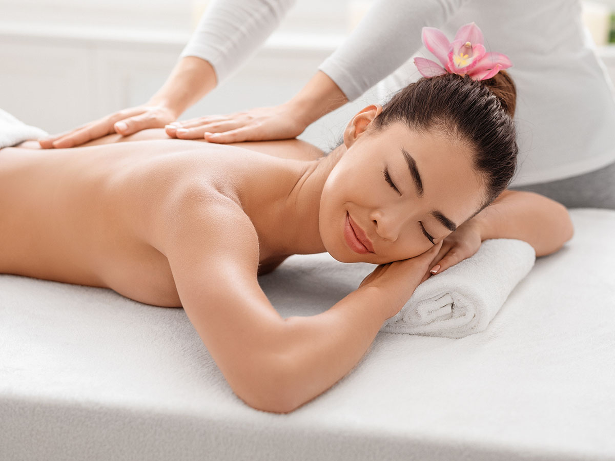 Массаж красивой японке. Beauty massage elements.
